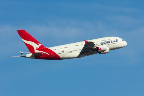 How Do I Contact Qantas Customer Service? logo