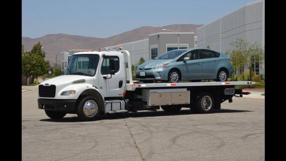 Car Towing logo