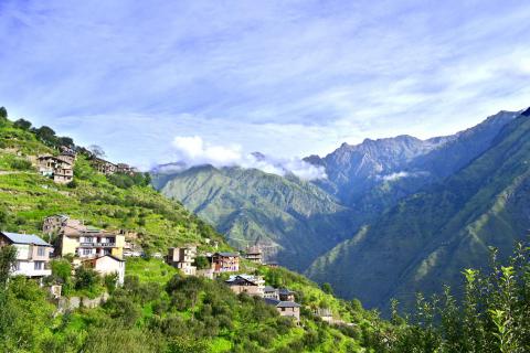 Deciding upon Kullu Manali and Shimla Honeymoon Package logo