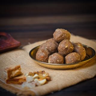 Healthy Dates and Dry Fruit Ladoo Online For Pregnancy - Maa Mitahara logo